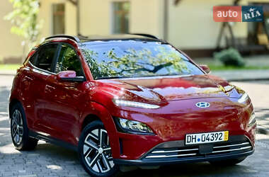 Внедорожник / Кроссовер Hyundai Kona Electric 2022 в 