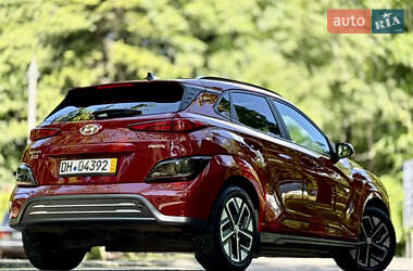 Внедорожник / Кроссовер Hyundai Kona Electric 2022 в 
