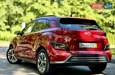 Внедорожник / Кроссовер Hyundai Kona Electric 2022 в 