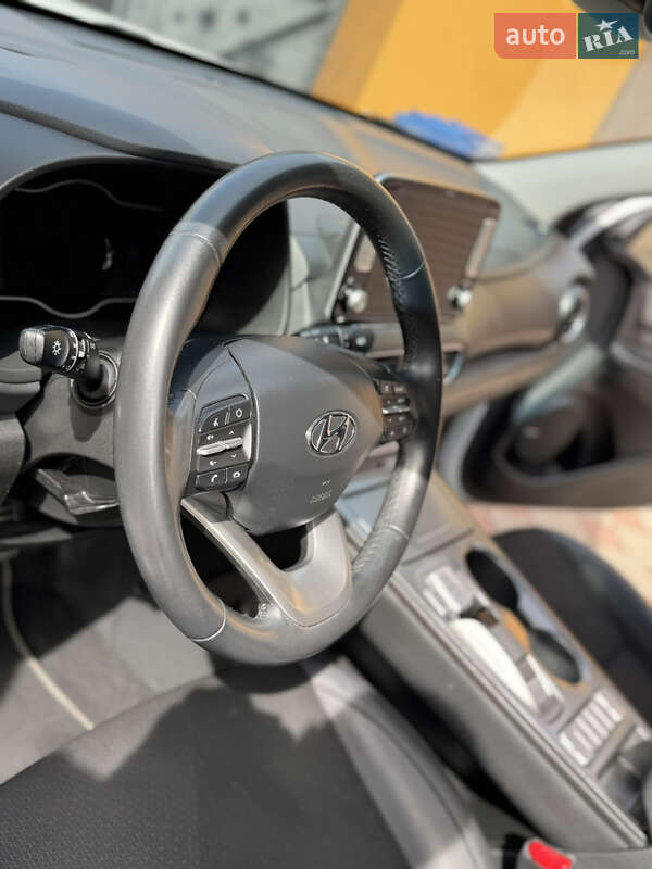 Внедорожник / Кроссовер Hyundai Kona Electric 2019 в Ровно