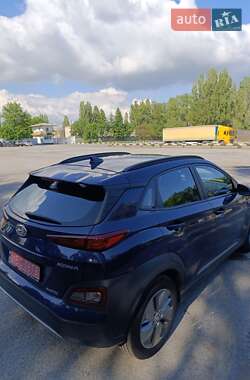 Внедорожник / Кроссовер Hyundai Kona Electric 2020 в 