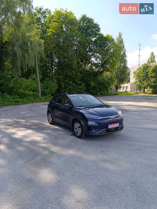 Внедорожник / Кроссовер Hyundai Kona Electric 2020 в 