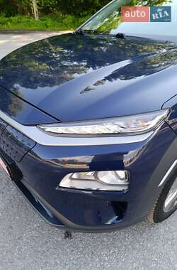 Внедорожник / Кроссовер Hyundai Kona Electric 2020 в 