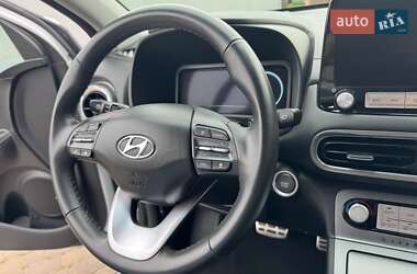 Позашляховик / Кросовер Hyundai Kona Electric 2021 в 