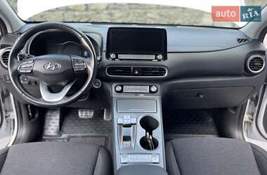 Внедорожник / Кроссовер Hyundai Kona Electric 2020 в 