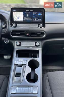 Внедорожник / Кроссовер Hyundai Kona Electric 2020 в 