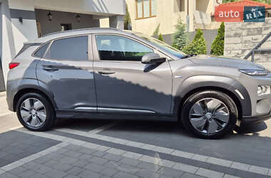 Внедорожник / Кроссовер Hyundai Kona Electric 2020 в 