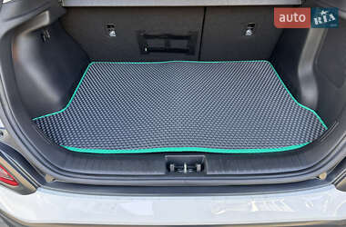 Внедорожник / Кроссовер Hyundai Kona Electric 2020 в 