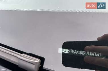 Внедорожник / Кроссовер Hyundai Kona Electric 2021 в 