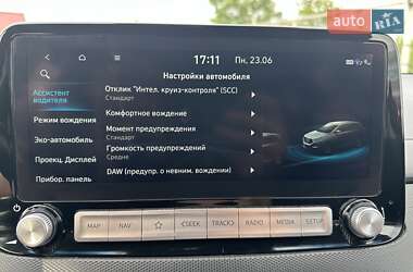 Внедорожник / Кроссовер Hyundai Kona Electric 2021 в 