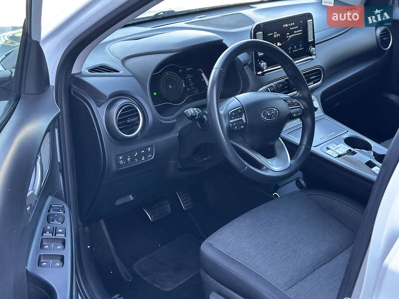 Позашляховик / Кросовер Hyundai Kona Electric 2019 в Луцьку