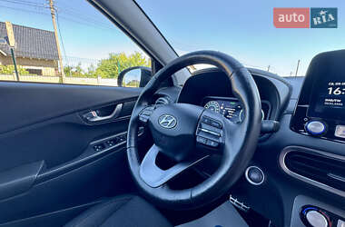Внедорожник / Кроссовер Hyundai Kona Electric 2021 в 