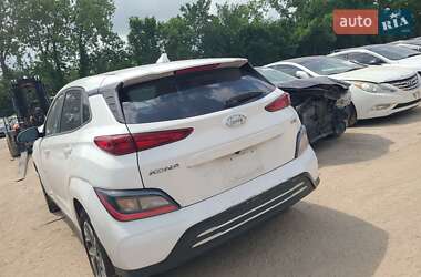 Внедорожник / Кроссовер Hyundai Kona Electric 2023 в 