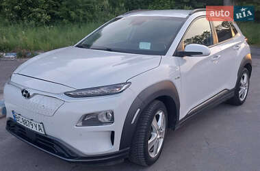 Внедорожник / Кроссовер Hyundai Kona Electric 2019 в 