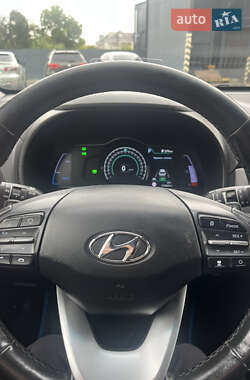 Внедорожник / Кроссовер Hyundai Kona Electric 2019 в 