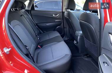 Позашляховик / Кросовер Hyundai Kona Electric 2021 в 