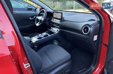 Позашляховик / Кросовер Hyundai Kona Electric 2021 в 