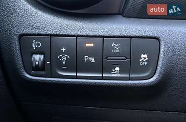 Позашляховик / Кросовер Hyundai Kona Electric 2021 в 