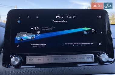 Позашляховик / Кросовер Hyundai Kona Electric 2021 в 