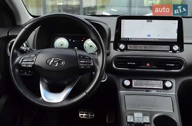 Позашляховик / Кросовер Hyundai Kona Electric 2021 в 
