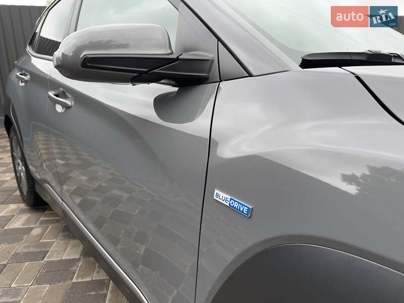 Внедорожник / Кроссовер Hyundai Kona Electric 2020 в Киеве