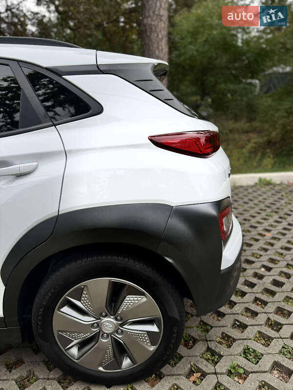 Внедорожник / Кроссовер Hyundai Kona Electric 2020 в Буче