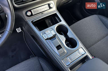 Внедорожник / Кроссовер Hyundai Kona Electric 2020 в 