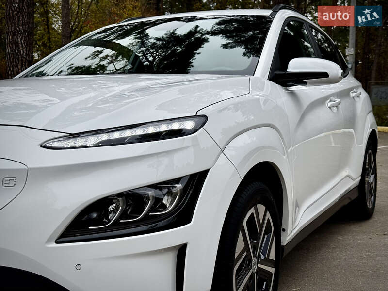 Позашляховик / Кросовер Hyundai Kona Electric 2022 в Києві