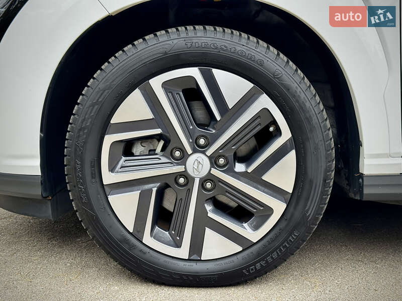 Позашляховик / Кросовер Hyundai Kona Electric 2022 в Києві