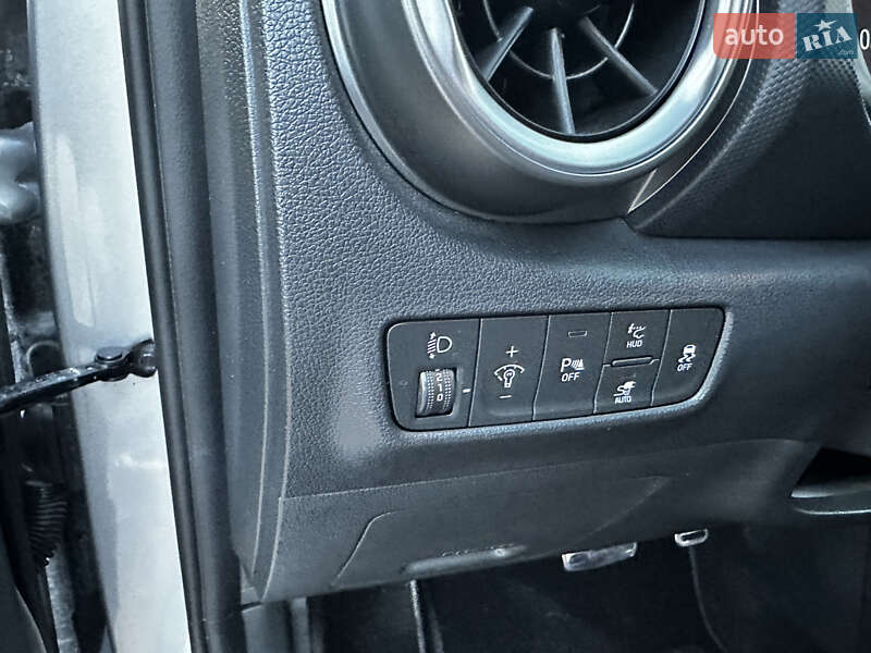 Внедорожник / Кроссовер Hyundai Kona Electric 2022 в Збараже