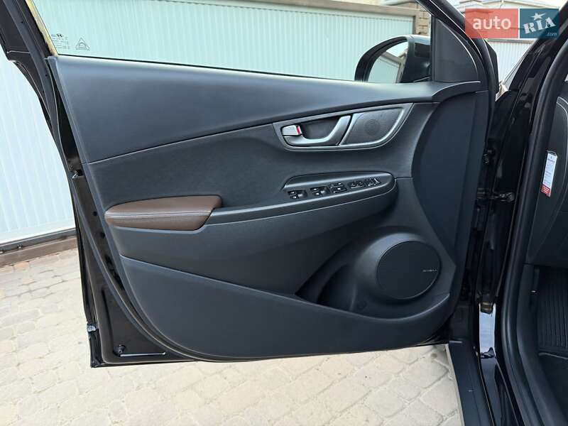 Позашляховик / Кросовер Hyundai Kona Electric 2020 в Чернівцях