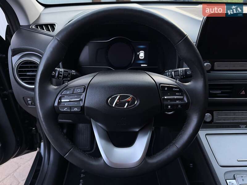Позашляховик / Кросовер Hyundai Kona Electric 2020 в Чернівцях