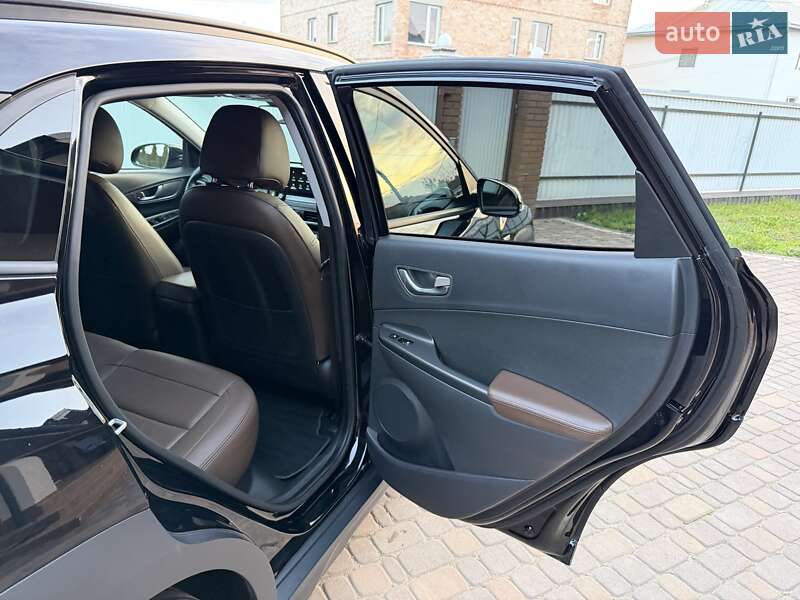 Позашляховик / Кросовер Hyundai Kona Electric 2020 в Чернівцях