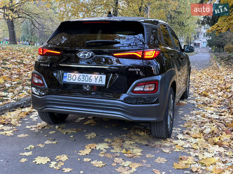 Внедорожник / Кроссовер Hyundai Kona Electric 2021 в Тернополе