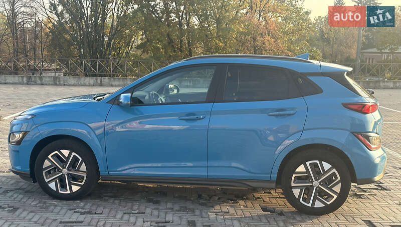Внедорожник / Кроссовер Hyundai Kona Electric 2022 в Харькове