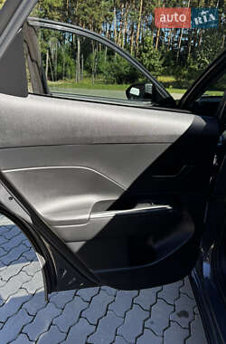 Внедорожник / Кроссовер Hyundai Kona Electric 2024 в 