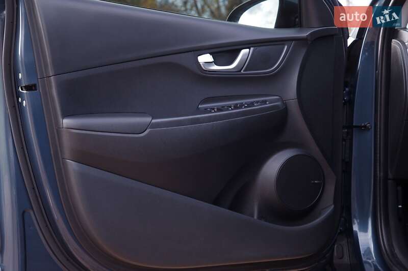 Внедорожник / Кроссовер Hyundai Kona Electric 2022 в Бердичеве