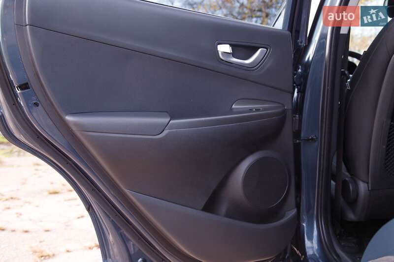 Внедорожник / Кроссовер Hyundai Kona Electric 2022 в Бердичеве