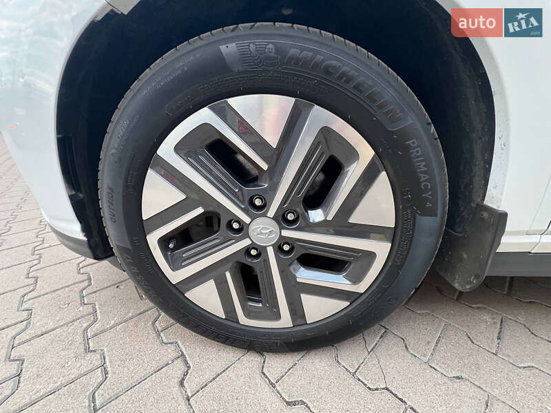 Позашляховик / Кросовер Hyundai Kona Electric 2021 в Житомирі