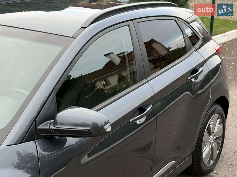 Внедорожник / Кроссовер Hyundai Kona Electric 2020 в Ровно