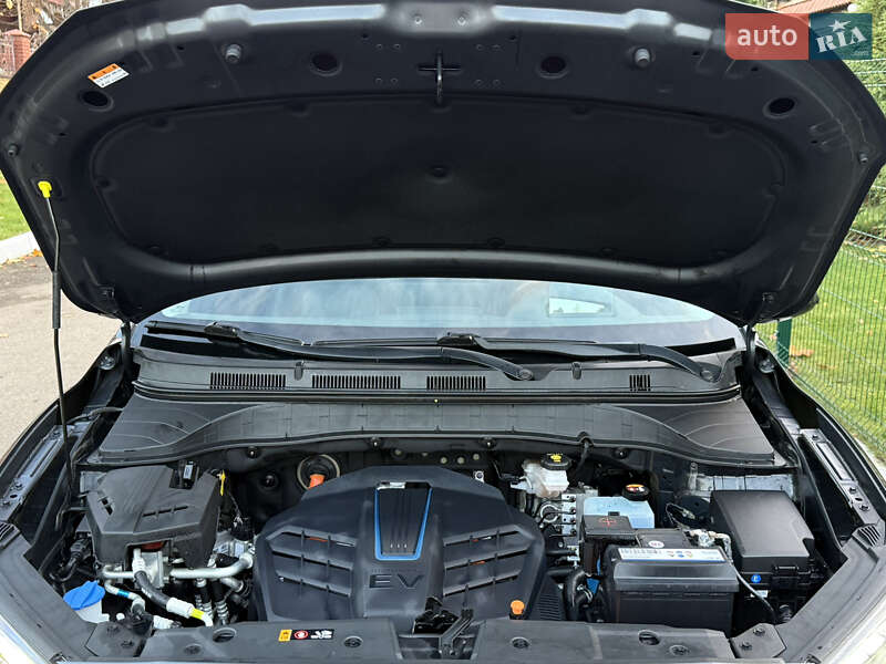 Внедорожник / Кроссовер Hyundai Kona Electric 2020 в Ровно