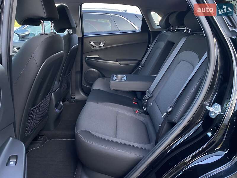 Внедорожник / Кроссовер Hyundai Kona Electric 2021 в Львове