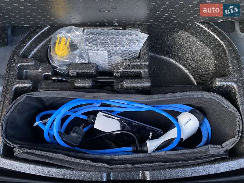 Внедорожник / Кроссовер Hyundai Kona Electric 2021 в Львове