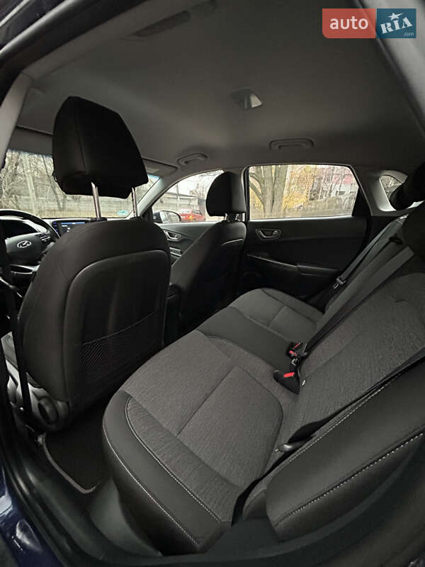 Позашляховик / Кросовер Hyundai Kona Electric 2020 в Дніпрі