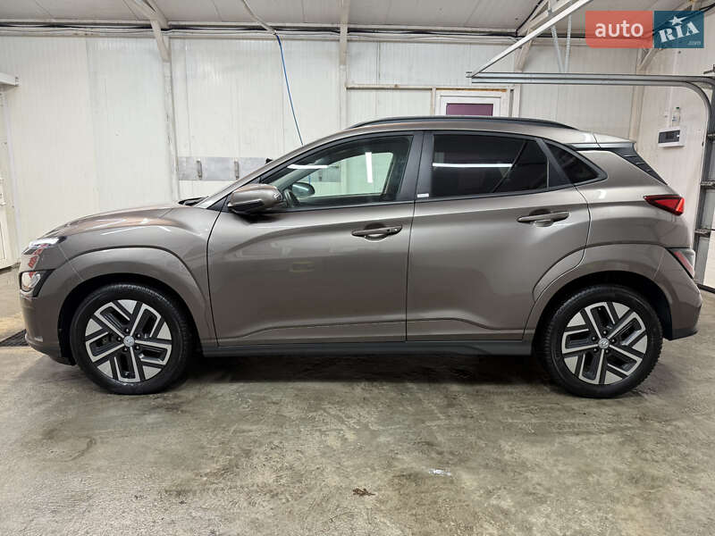 Внедорожник / Кроссовер Hyundai Kona Electric 2021 в Львове