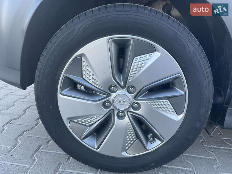 Внедорожник / Кроссовер Hyundai Kona Electric 2020 в Виннице