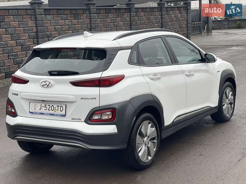Внедорожник / Кроссовер Hyundai Kona Electric 2020 в Ровно