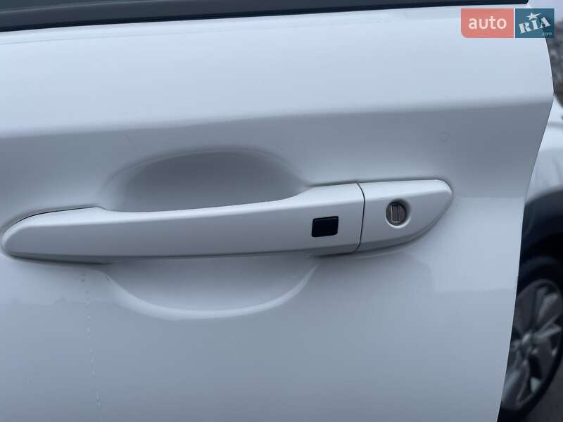 Внедорожник / Кроссовер Hyundai Kona Electric 2020 в Ровно