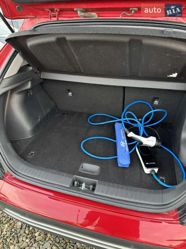 Внедорожник / Кроссовер Hyundai Kona Electric 2022 в Ивано-Франковске