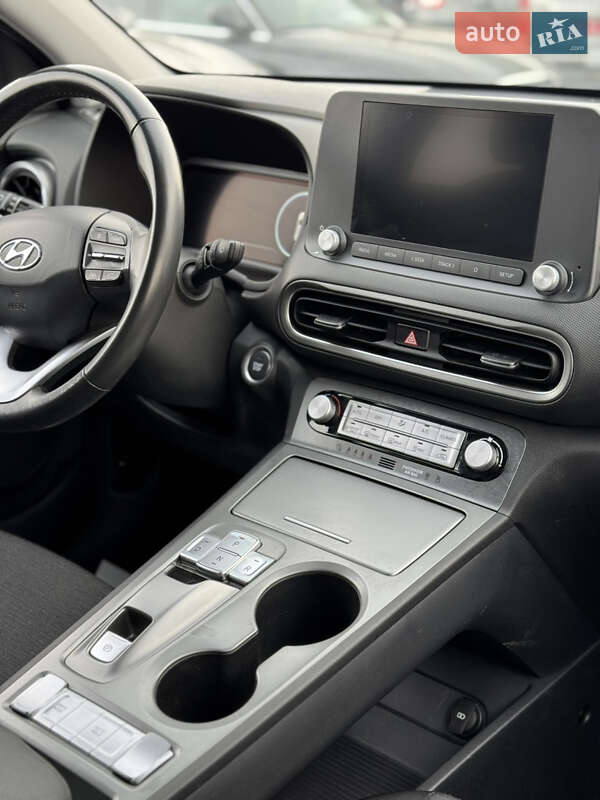 Внедорожник / Кроссовер Hyundai Kona Electric 2022 в Ивано-Франковске